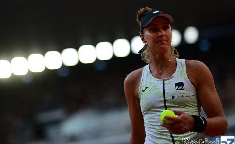 Bia Haddad caí na semifinal de Roland Garros para Iga Swiatek