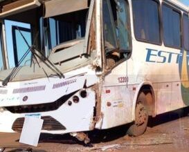 Acidente entre ônibus de trabalhadores rurais deixa feridos