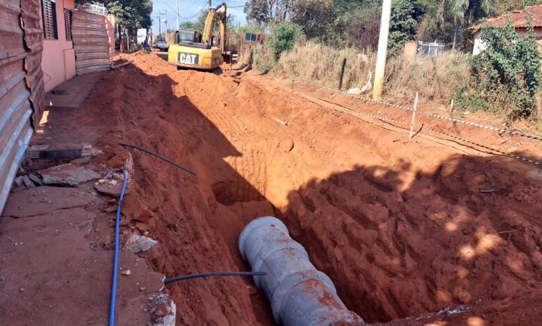 Obras de drenagem avançam no Jardim Caiçara