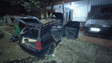 Bombeiros resgatam vítima presa às ferragens após acidente