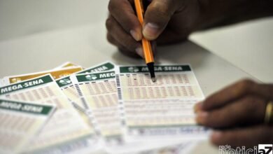As dezenas sorteadas da Mega-Sena foram 04, 18, 29, 47, 48 e 59. Ficam acumulados para o próximo concurso, no sábado (28), R$ 19 milhões.