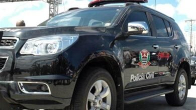 Mulher é encontrada morta dentro de casa