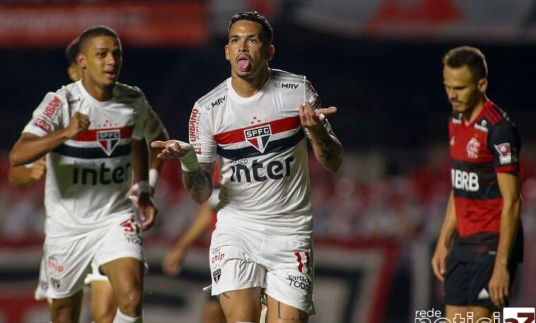 São Paulo passeia sobre o Flamengo e vai à semifinal da Copa do Brasil