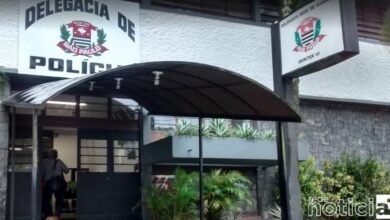 Suspeito fura bloqueio saca a arma e acaba baleado