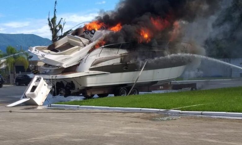 Lancha explode e deixa três feridos