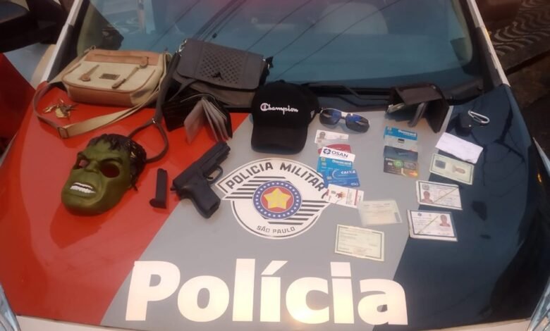 Dupla acusada de roubos é presa