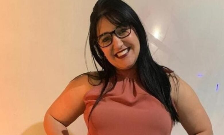 Mulher é encontrada morta dentro de casa