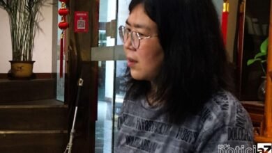 China condena jornalista a 4 anos de prisão por relatar vírus em Wuhan
