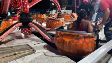 Mulher fica ferida em brinquedo de parque de diversões