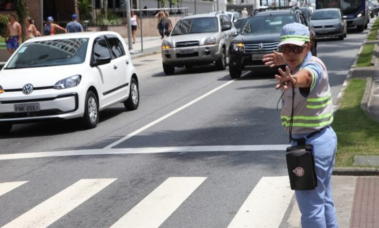 A avenida da praia de Santos vai ter uma operação de trânsito para melhorar o fluxo de veículos. A Companhia de Engenharia de Tráfego (CET-Santos) vai implantar,