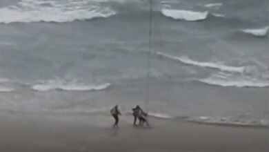 Turista que se afogava é salvo por equipe do helicóptero