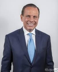 " Bolsonaro gosta do cheiro da morte e do cheiro do dinheiro das rachadinhas"