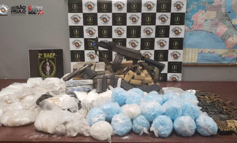 BAEP aprende drogas e armas em Santos