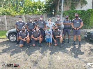 Leandro de 5 anos recebe apoio de Policiais para fazer uma cirurgia