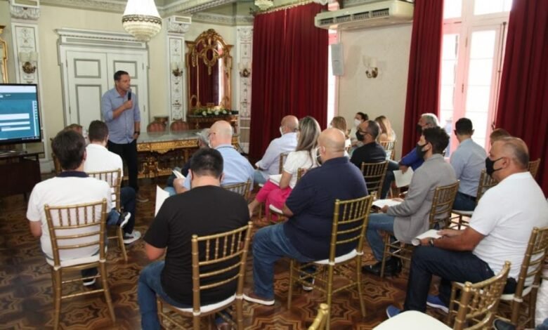 Primeira reunião de secretariado em Santos traça metas do governo para 2021