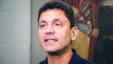 Ex-prefeito de São Vicente é assaltado