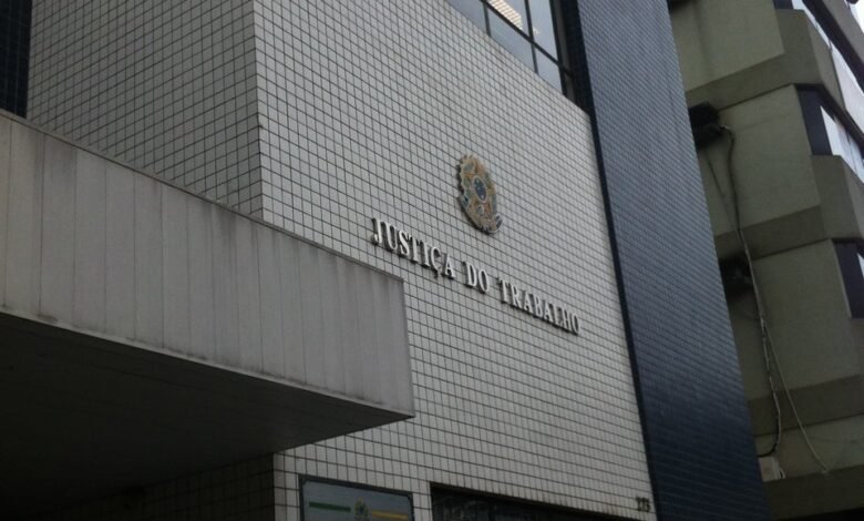 Criminosos invadem Fórum Trabalhista do Guarujá