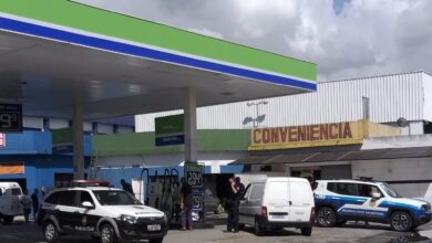 Posto de combustíveis é fechado em operação