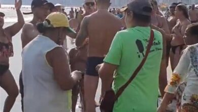 Ambulante recebe ajuda de banhistas em Praia Grande