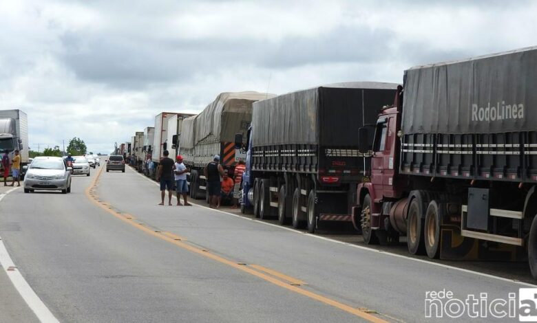 Motoristas fazem greve em todovia