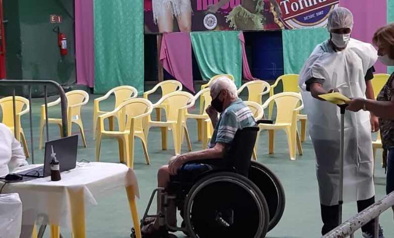 Doses da vacina contra o coronavírus para os idosos acabam