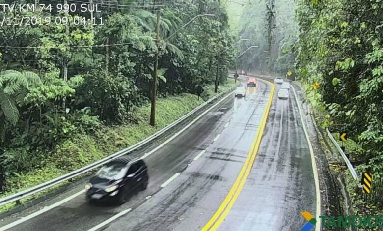 Mulher morre após grave acidente na Tamoios