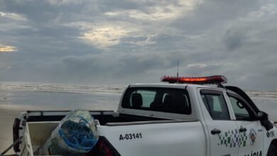 Dupla é multada em R$ 2 mil pela Polícia Ambiental