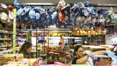 Com a pandemia de covid-19 forçando estados e municípios a adotarem medidas que limitam a circulação de pessoas e o funcionamento de estabelecimentos