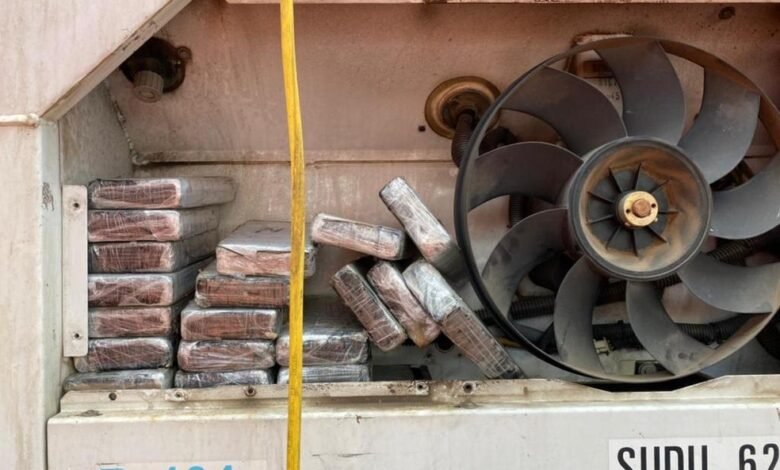 Cocaína escondida em motor de navio é apreendida