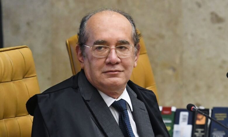 Gilmar Mendes votou (7) para manter a validade do decreto do estado de São Paulo que proibiu a realização de cultos religiosos como medida