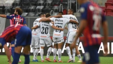 O Santos se classificou para a fase de grupos da Copa Libertadores após empatar em 2 a 2 com o San Lorenzo (Argentina), nesta terça-feira (13) em partida