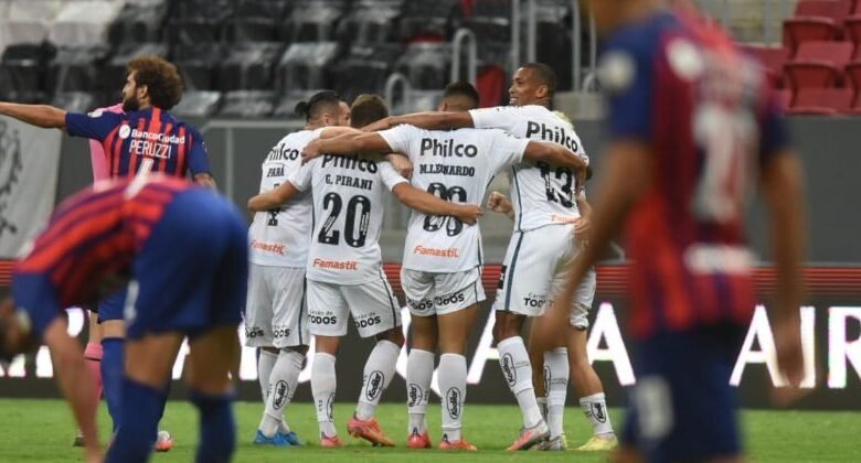 O Santos se classificou para a fase de grupos da Copa Libertadores após empatar em 2 a 2 com o San Lorenzo (Argentina), nesta terça-feira (13) em partida