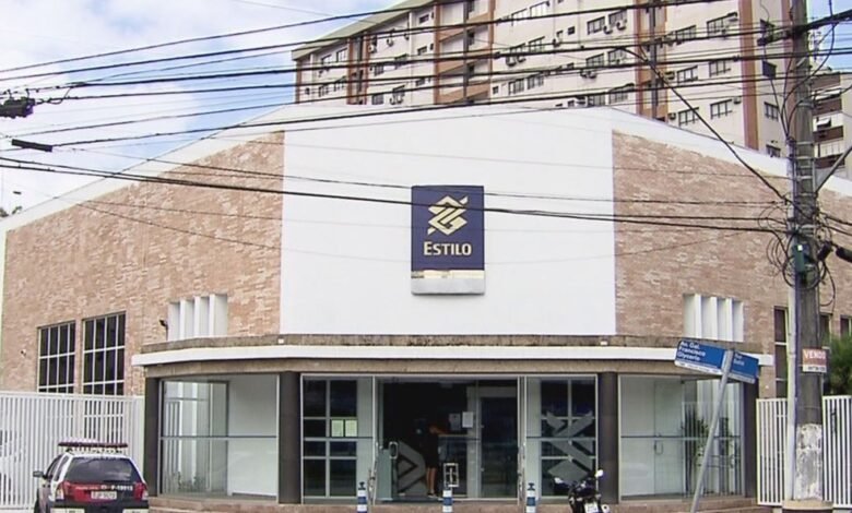 Polícia Civil prende dupla suspeita de furtar banco de Santos