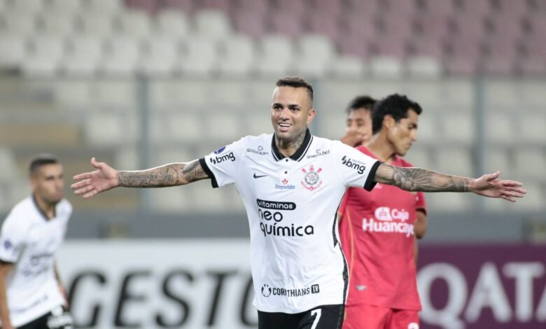 Em seu primeiro jogo oficial em território peruano, o Corinthians derrotou o Huancayo (Peru) por 3 a 0, nesta quinta-feira (6) no estádio Nacional.