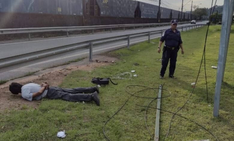 Homem é preso enquanto furtava cabos e câmeras de monitoramento