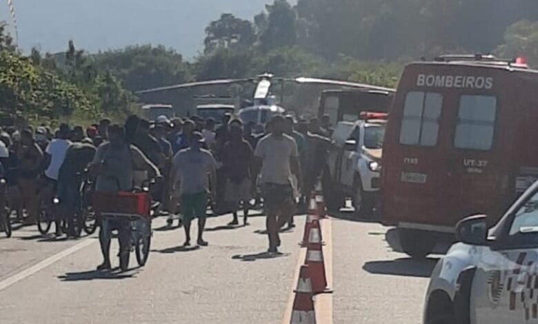 Acidente na Rio-Santos deixa sete feridos