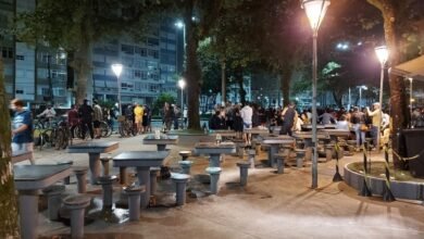Guarda Municipal flagra aglomerações na orla de Santos