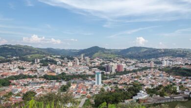 A cidade de Amparo iniciou nessa sexta-feira (4) um lockdown que vai funcionar por dois finais de semana. A cidade, que já tinha adotado a volta à fase