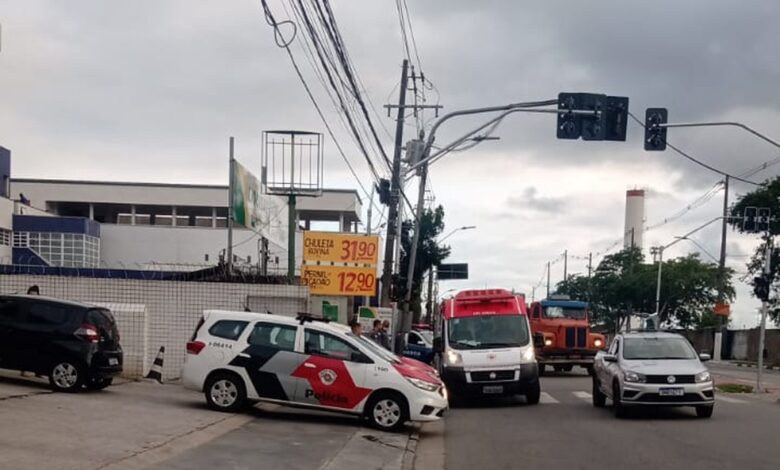 Homem rouba celular, é agredido e preso em flagrante em Santos