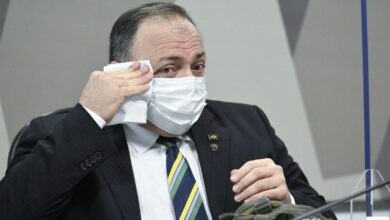 Investigado pelo Exército, Pazuello recebe cargo no governo Bolsonaro