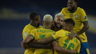 Com gols do lateral Alex Sandro, do meia Everton Ribeiro e dos atacantes Neymar e Richarlison, o Brasil goleou a seleção peruana por 4 a 0, na noite desta