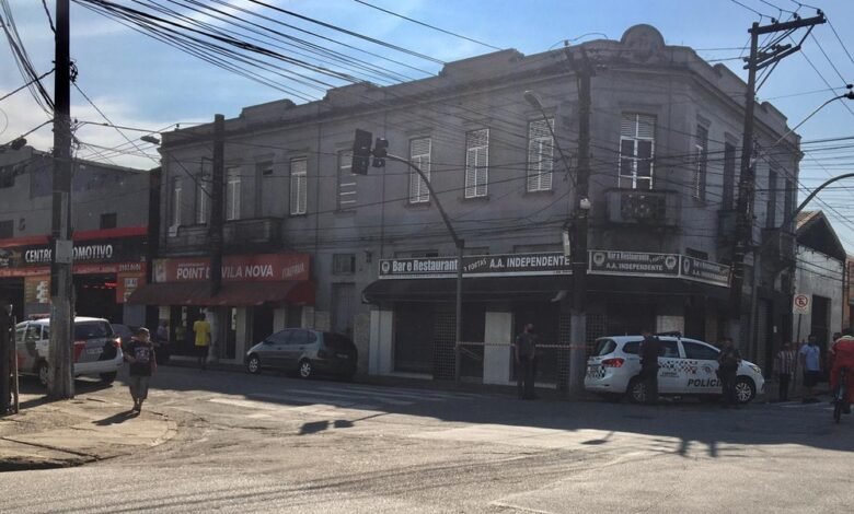 Carro atinge motociclista, que morre em cruzamento de Santos