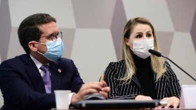 Ex-gestora da PNI é ouvida na CPI da Covid e lista problemas na vacinação
