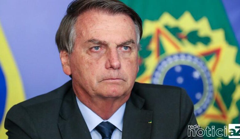 O presidente Jair Bolsonaro disse hoje (14) que levará ao presidente do Senado, Rodrigo Pacheco, um pedido para que instaure um processo contra