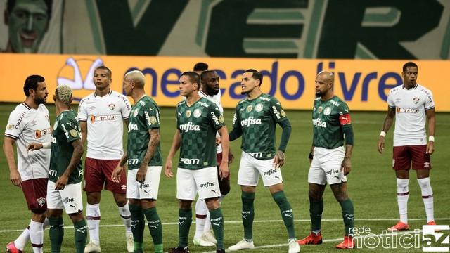 Brasileirão: Palmeiras conta com fogo amigo para vencer o Fluminense