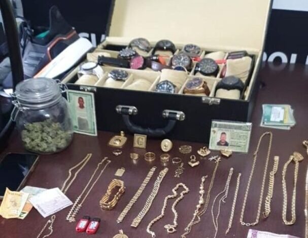 Homem é preso sob suspeita de pertencer a organização criminosa