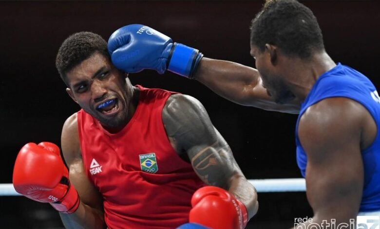 Abner Teixeira perde na semifinal do boxe, mas fatura o bronze