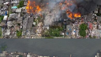 Famílias prejudicadas com incêndio em comunidade do Guarujá recebem auxílio moradia