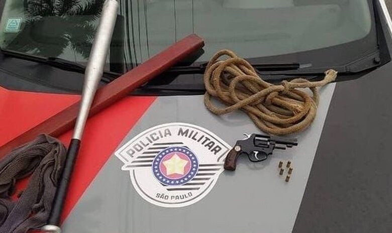 Homem é salvo de ir ao 'tribunal do crime' em Guarujá