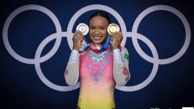 Após ouro histórico, Rebeca Andrade será a porta-bandeira na cerimônia de encerramento